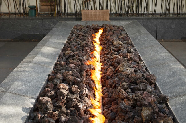 Building Photo - 301 Mission St