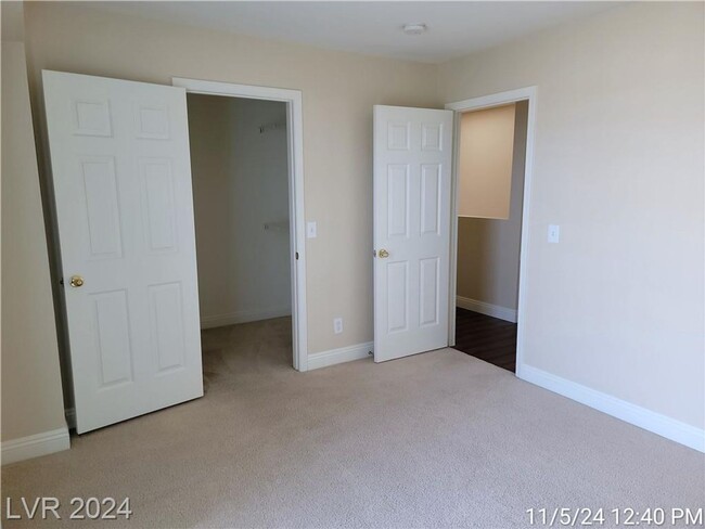 Building Photo - TOWNHOME IN PRIME GREEN VALLEY LOCATION