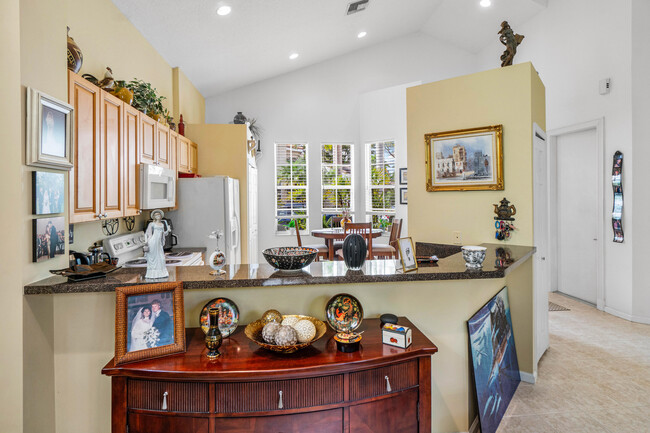 Building Photo - 7672 Jasmine Ct