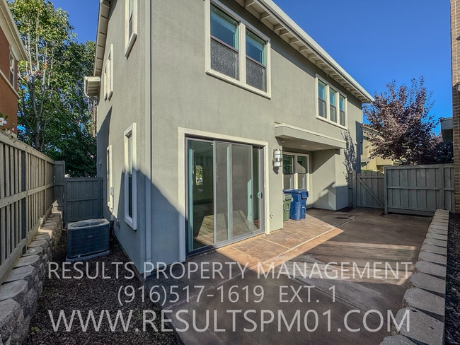 Building Photo - Beautiful 4 Bedroom Home in McKinley Villa...