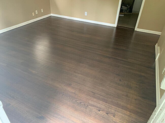 Building Photo - 701 Frayser Dr