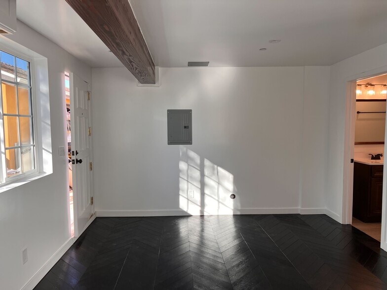 Building Photo - 10312 Buford Ave