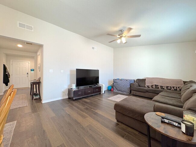 Building Photo - East El Paso 3 bed Refrig A/C w/Solar Panels!