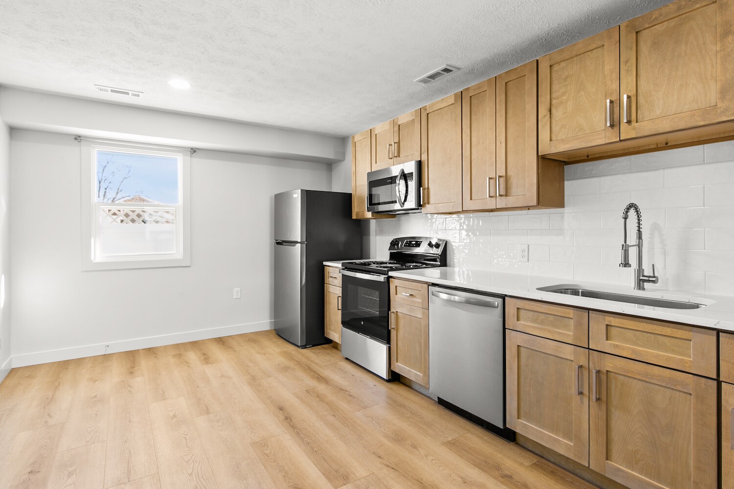 Kitchen - 425 W Lincoln St