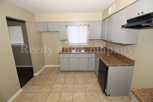 Building Photo - 4558 Almo Ave