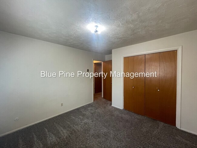 Building Photo - 1680 Calkins Ave