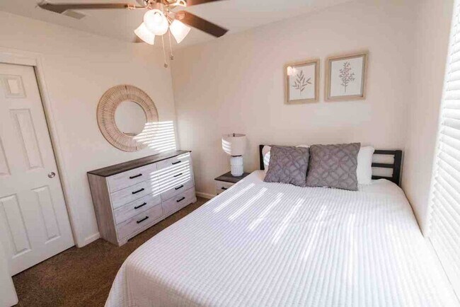 Building Photo - 1289 Aristocracy Way