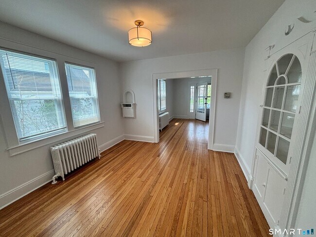 Building Photo - 10 Glendenning St