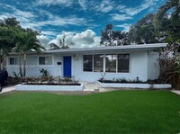 Building Photo - 18600 SW 97th Ave