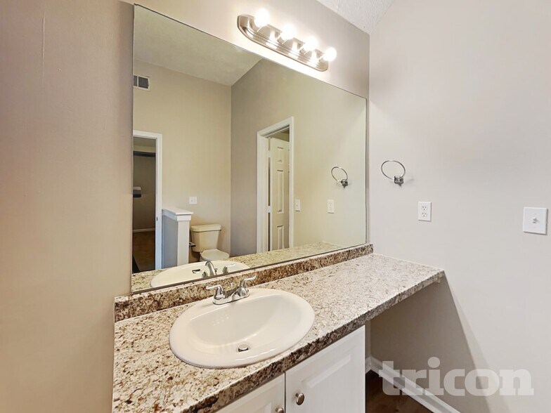 Building Photo - 6746 Pole Creek Dr