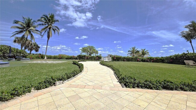 Building Photo - 9455 Collins Ave