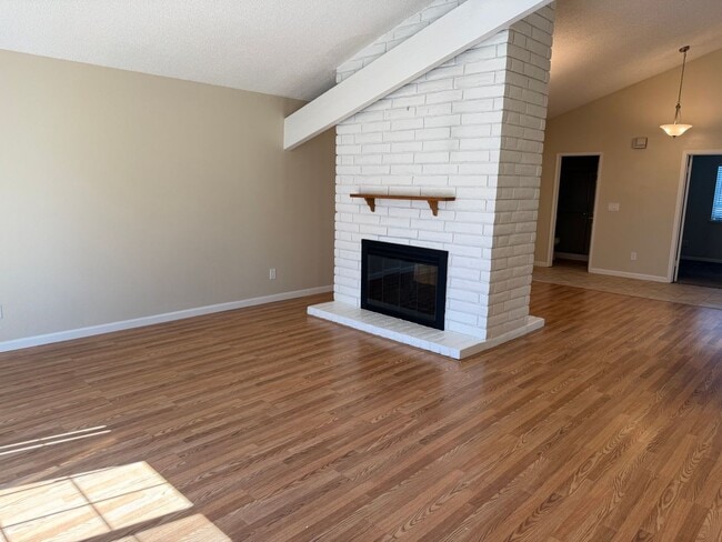 Building Photo - 1266 Hartford Cir