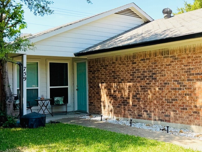 Building Photo - 759 Meadowcreek Ct