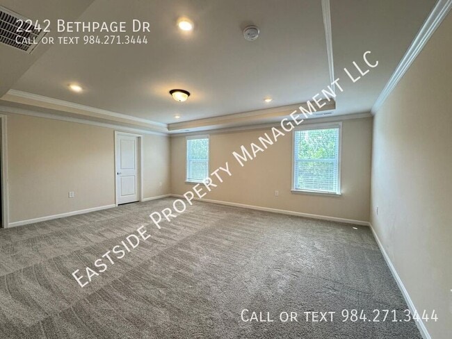 Building Photo - 2242 Bethpage Dr