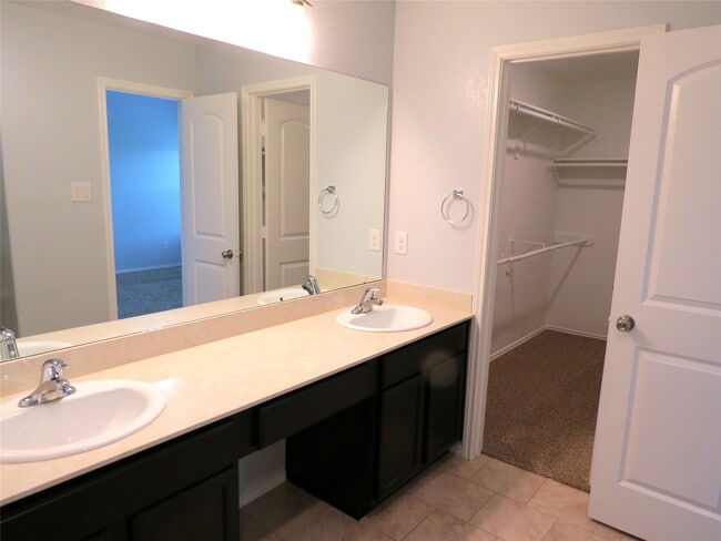 Building Photo - 9506 Paloma Creek Dr