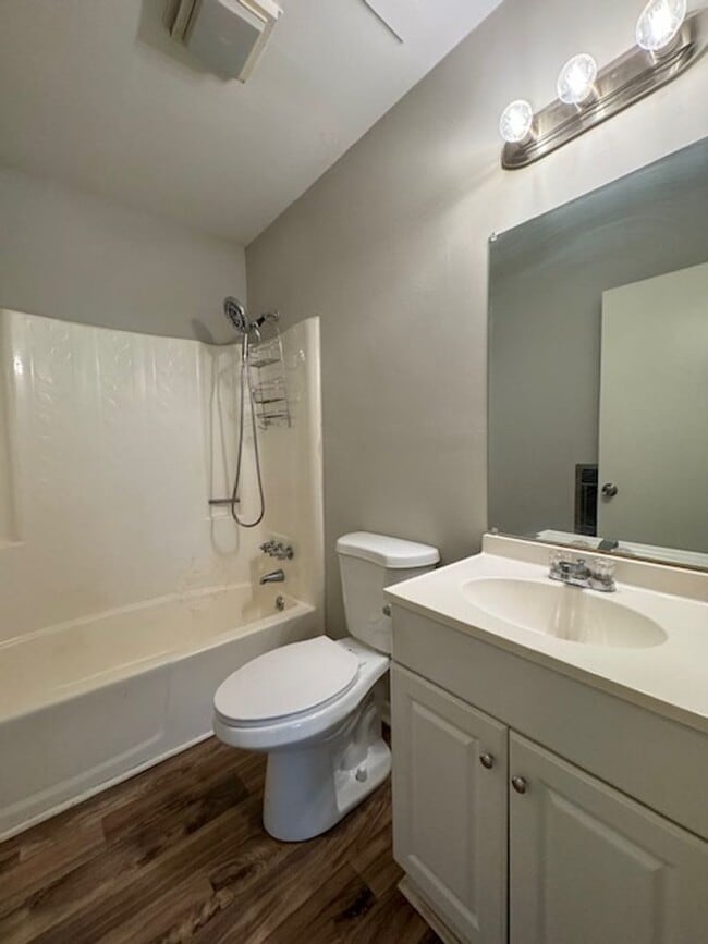 Building Photo - Tri-Plex - in Downtown Greer - 1 bedroom, ...