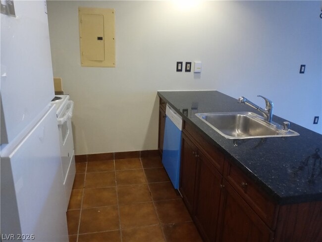 Building Photo - 30 Strada Di Villaggio