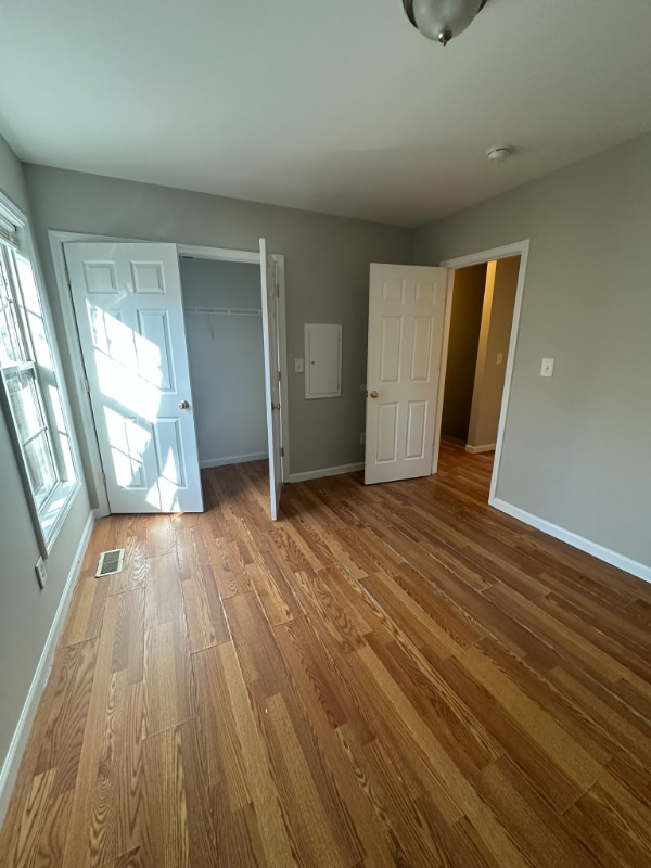 Building Photo - 833 Brickwood Ct