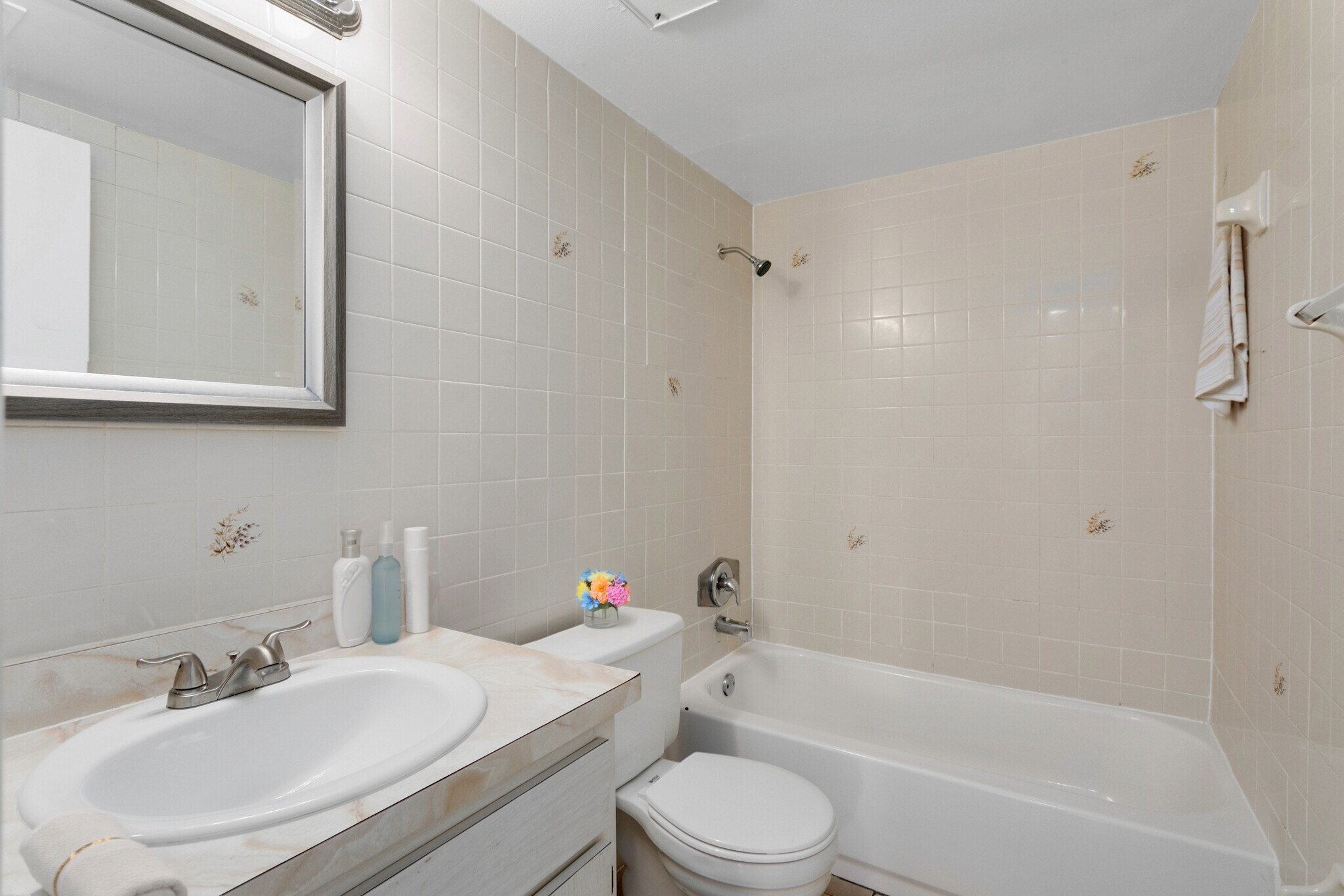 Building Photo - 3215 Pershing St