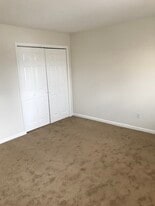 Building Photo - 88 Belair Dr