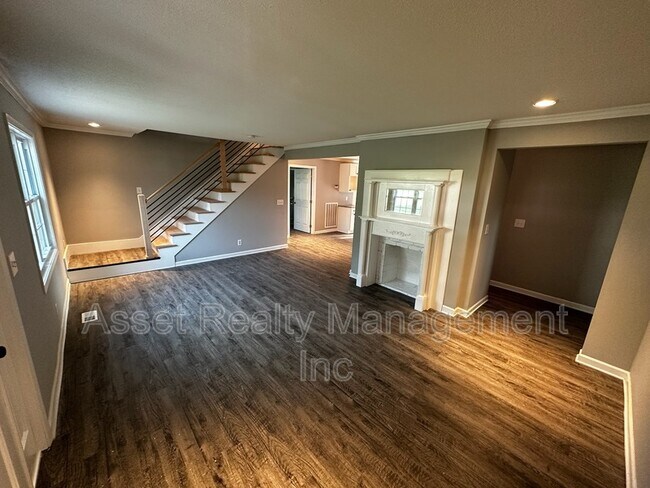 Building Photo - 2208 Sanderson Rd