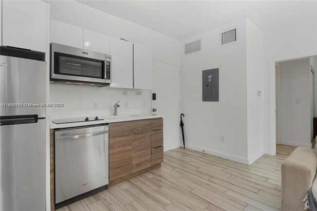 Building Photo - 1560 Meridian Ave