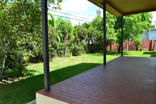 Building Photo - 7855 SW 17th Terrace