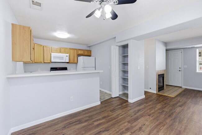 Building Photo - 17281 E Ford Dr