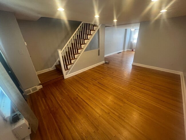 Building Photo - Charming Modern 3 Bedroom w/ Washer & Dryer & Optional 4th Bedroom in Basement | Overbrook