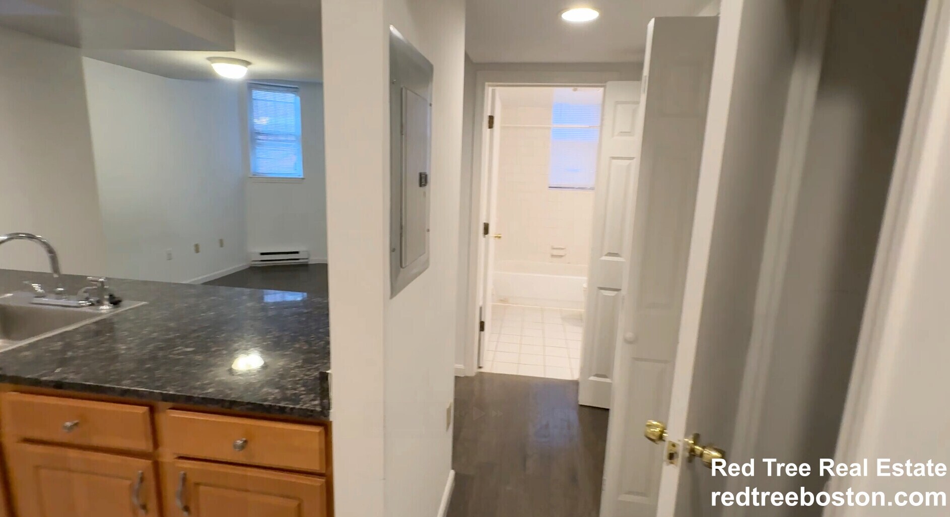 Building Photo - 117 Park Dr