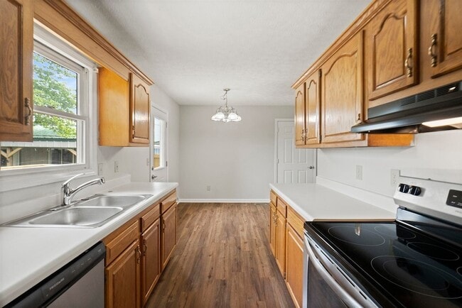 Building Photo - 1204 Derek Dr
