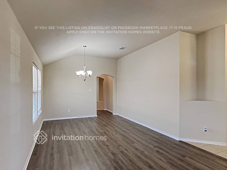 Building Photo - 6520 Chalk River Dr