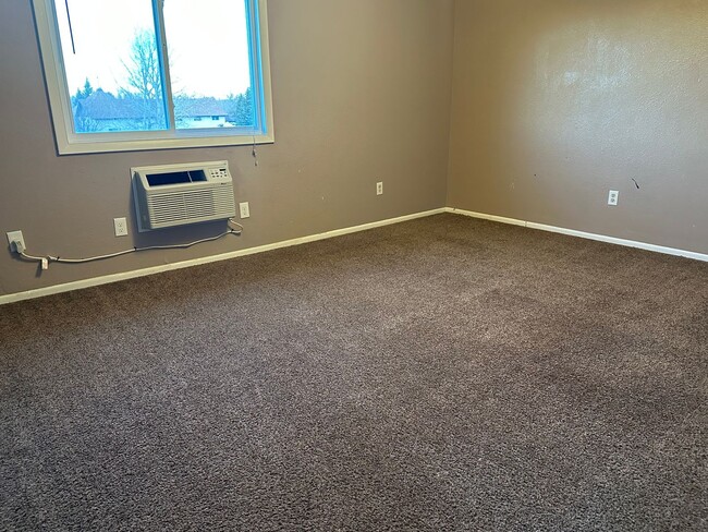 Building Photo - 2511 Farnum St