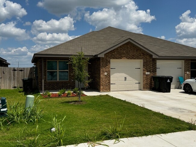 Primary Photo - 2420 Duntov Dr