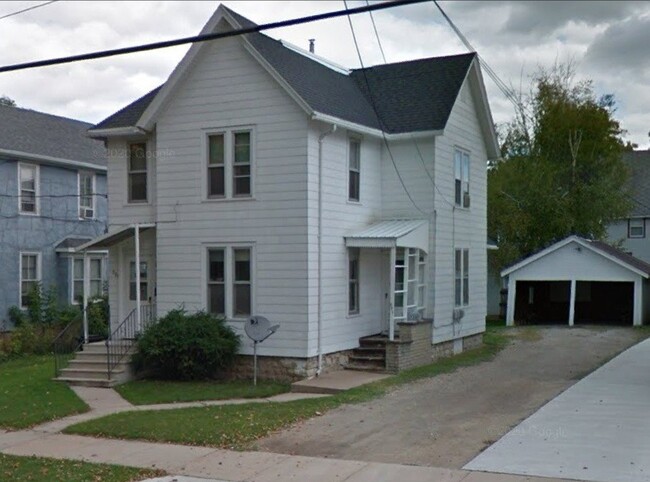 Primary Photo - 526 N Durkee St