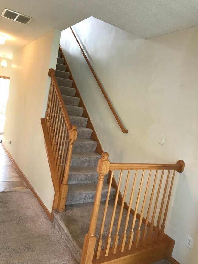 Building Photo - 676 Cobblestone Way