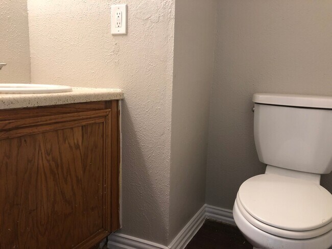 Building Photo - Charming 3 bed 2.5 baths in Rowlett!