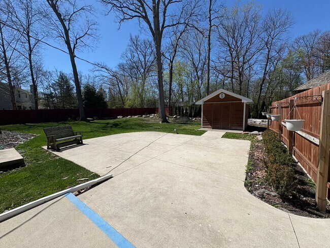 Building Photo - 24975 Franklin Park Dr