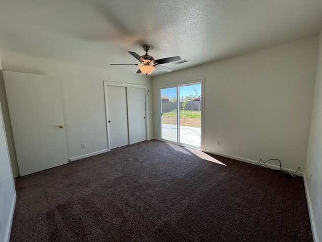 Building Photo - 3 bedroom and 2 bathroom home! AVAILABLE J...