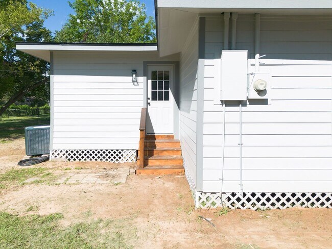 Building Photo - 58 Hybiscus Ct