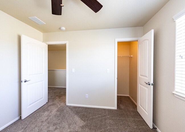 Building Photo - Cute End Unit 3 Bedroom Townhome in Lorson Ranch Next to Open Space