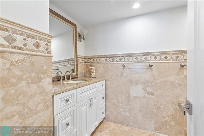 Building Photo - 3400 Galt Ocean Dr