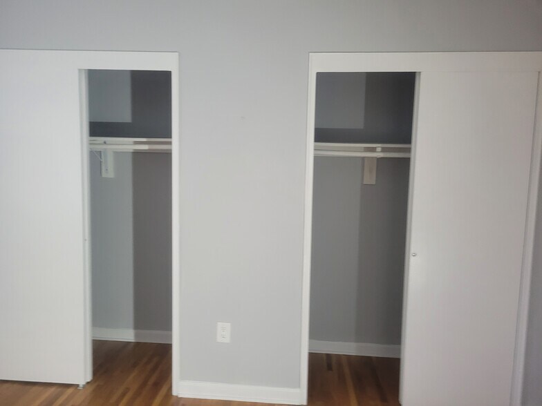 Building Photo - 56 Manchester Ct