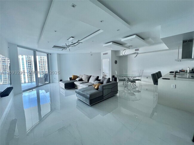 Building Photo - 17301 Biscayne Blvd
