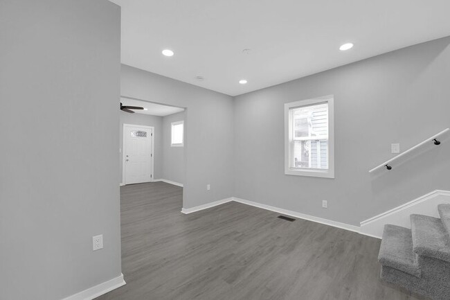 Building Photo - 1595 Cleveland Ave
