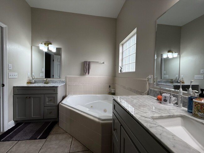 Building Photo - 1148 Stony Creek Way