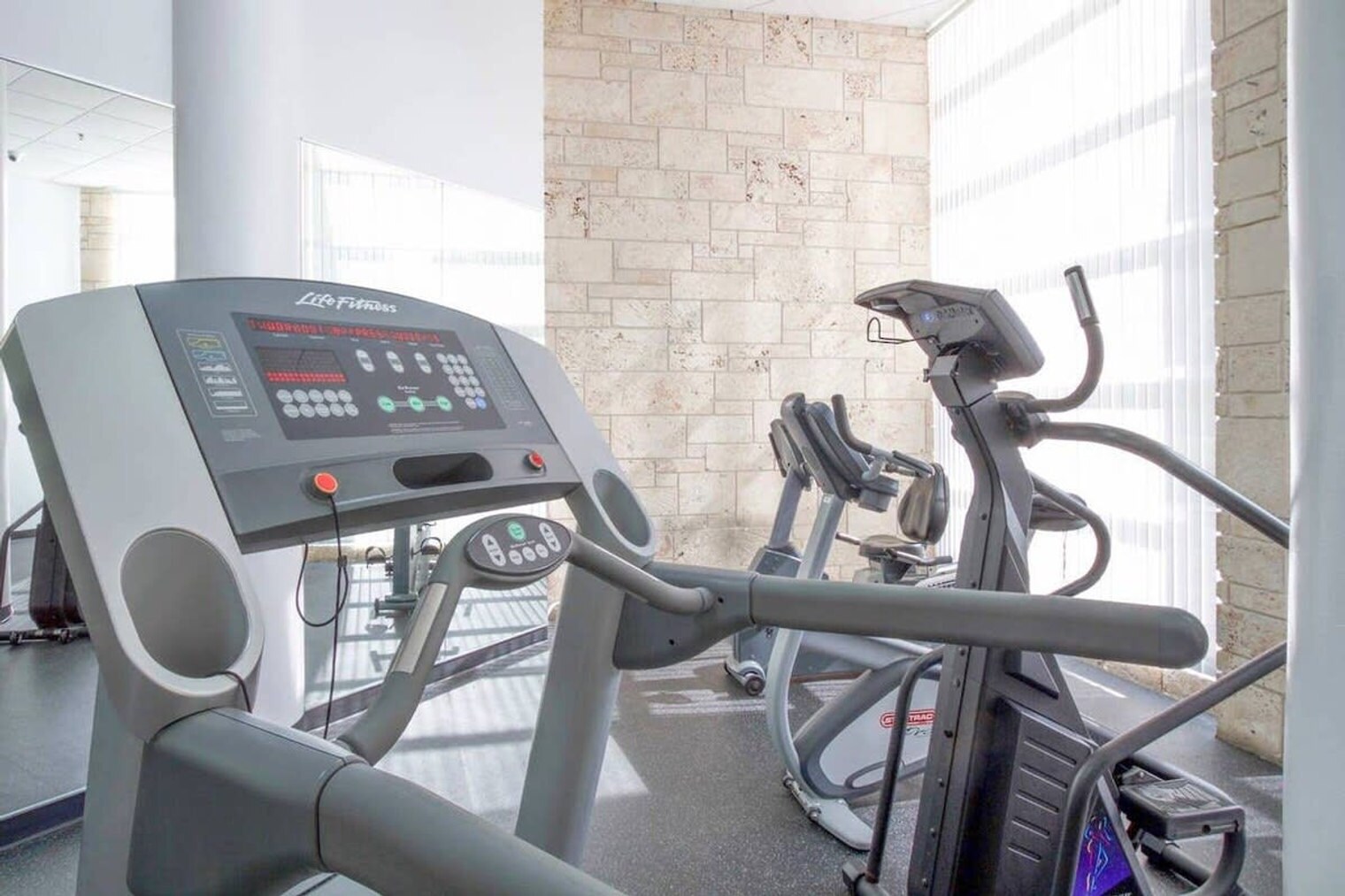 Building Photo - 5151 Collins Ave