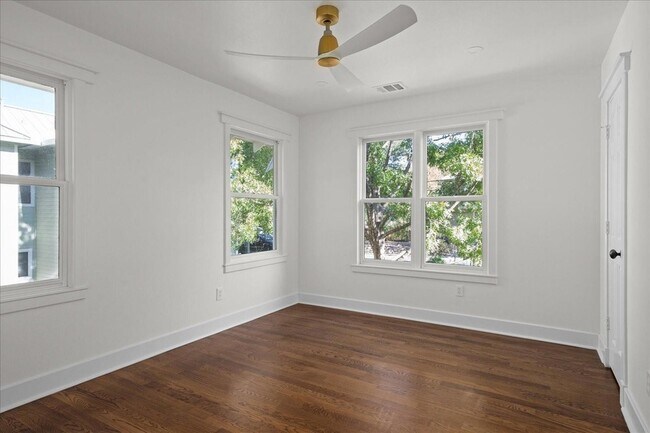 Building Photo - 1629 W 12th St