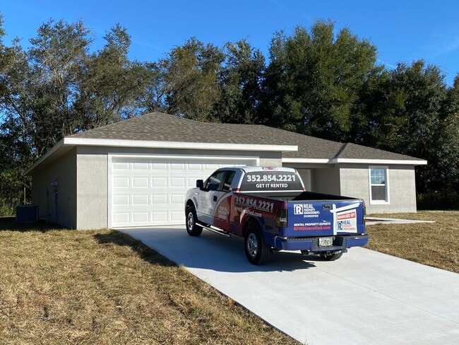 Building Photo - Custom Home - Desirable SW Ocala Neighborhood 3/2/2 **Won't Last**