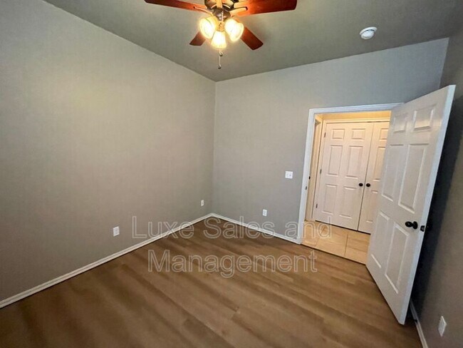 Building Photo - 1317 Garden Gate Dr